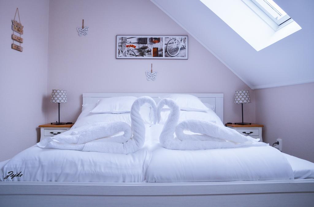 Abraham Vintage Szobak & Apartmanok Pecs Ngoại thất bức ảnh