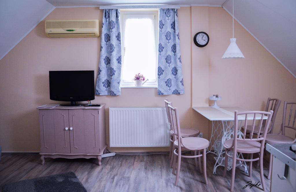 Abraham Vintage Szobak & Apartmanok Pecs Ngoại thất bức ảnh