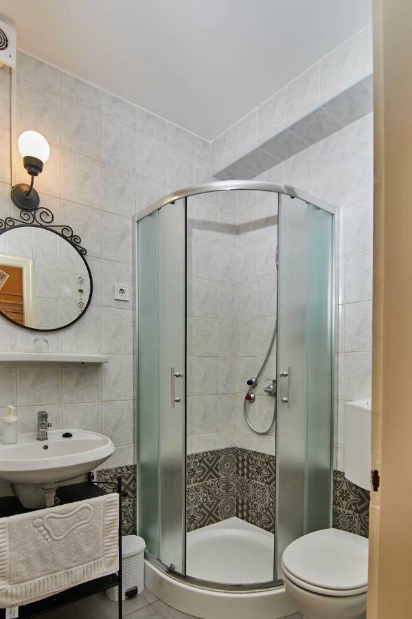 Abraham Vintage Szobak & Apartmanok Pecs Ngoại thất bức ảnh