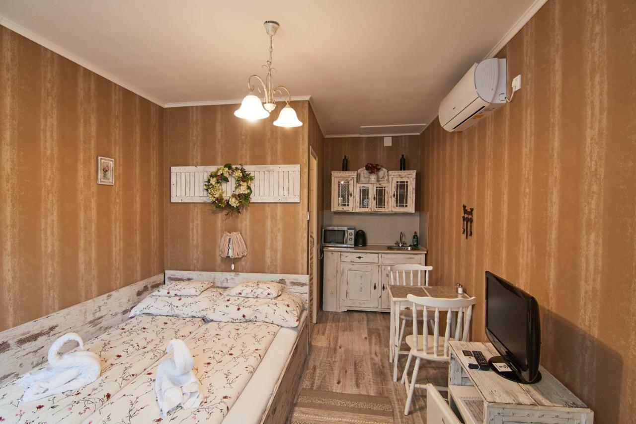 Abraham Vintage Szobak & Apartmanok Pecs Ngoại thất bức ảnh